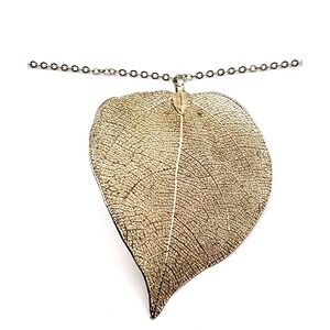 Vintage Gold Tone Leaf Pendant Necklace Textured 24in Statement